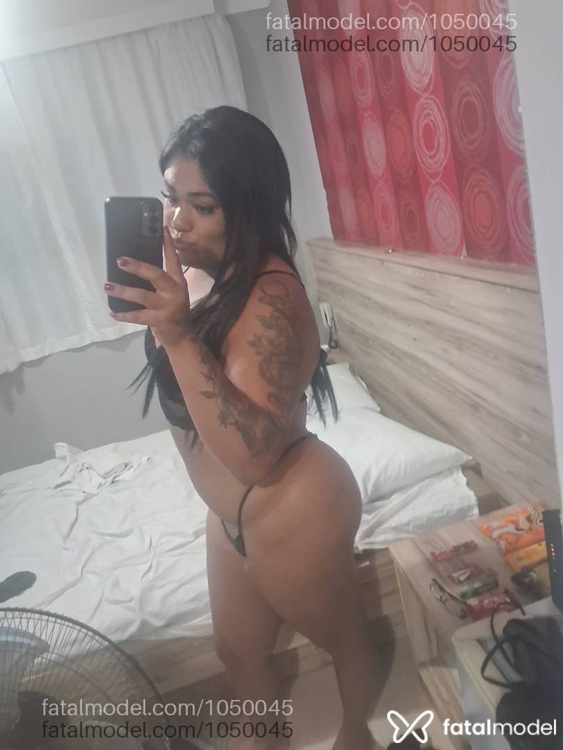 Acompanhante mulher trans morena (o) de olhos castanhos - Marcinha