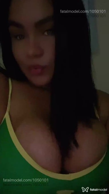 Acompanhante mulher morena (o) de olhos mel em Santo Antônio de Jesus Acompanhante mulher morena (o) de olhos mel em Santo Antônio de Jesus - Bibiii