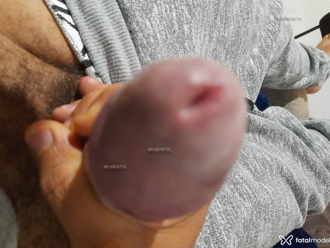 Acompanhante homem com cabelo castanho de olhos castanhos em Itaipé Acompanhante homem com cabelo castanho de olhos castanhos em Itaipé - Leo fluflu