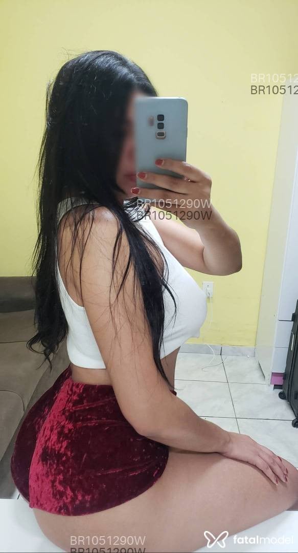 Acompanhante mulher com cabelo castanho de olhos pretos - Monique Bittencout Acompanhante mulher com cabelo castanho de olhos pretos - Monique Bittencout