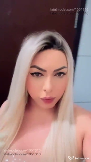 Acompanhante travesti loira (o) de olhos mel em Ubatuba - Thaís