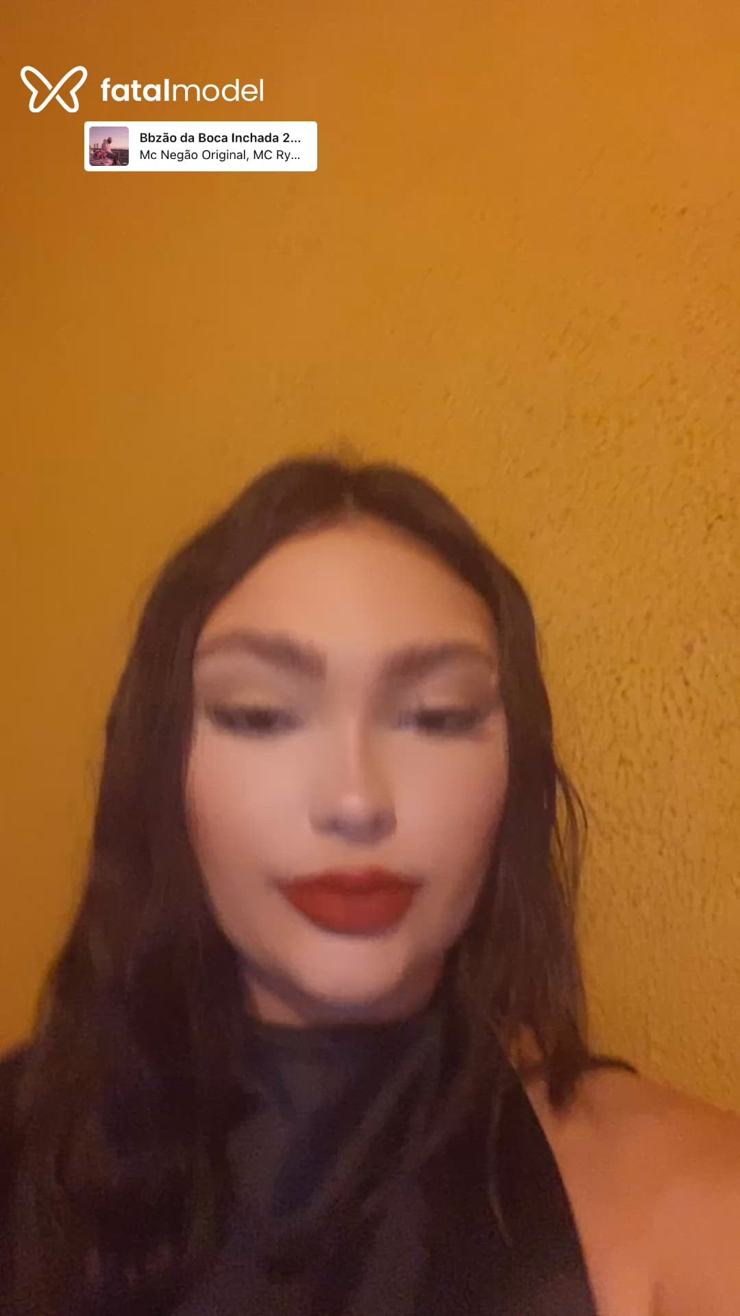 Acompanhante mulher com cabelo castanho de olhos castanhos - Chiara Acompanhante mulher com cabelo castanho de olhos castanhos - Chiara