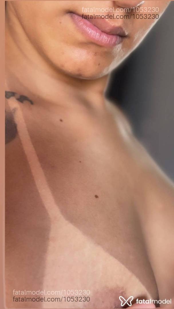 Acompanhante mulher morena (o) de olhos pretos - Lara