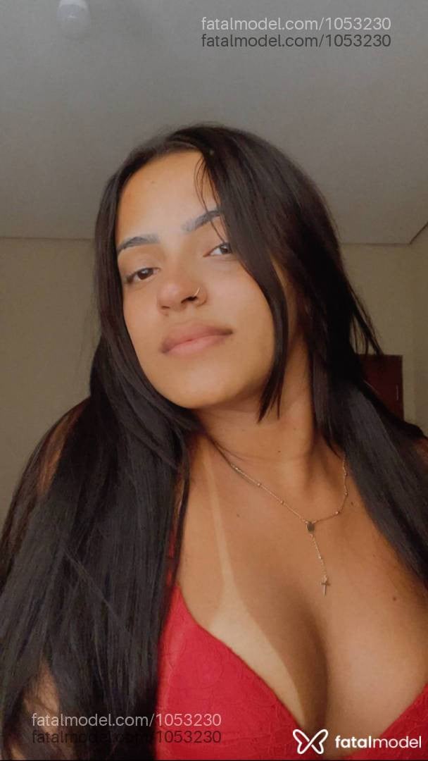 Acompanhante mulher morena (o) de olhos pretos - Lara