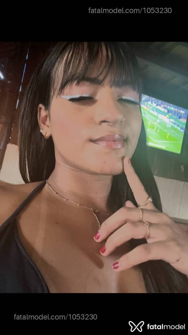 Acompanhante mulher morena (o) de olhos pretos - Lara