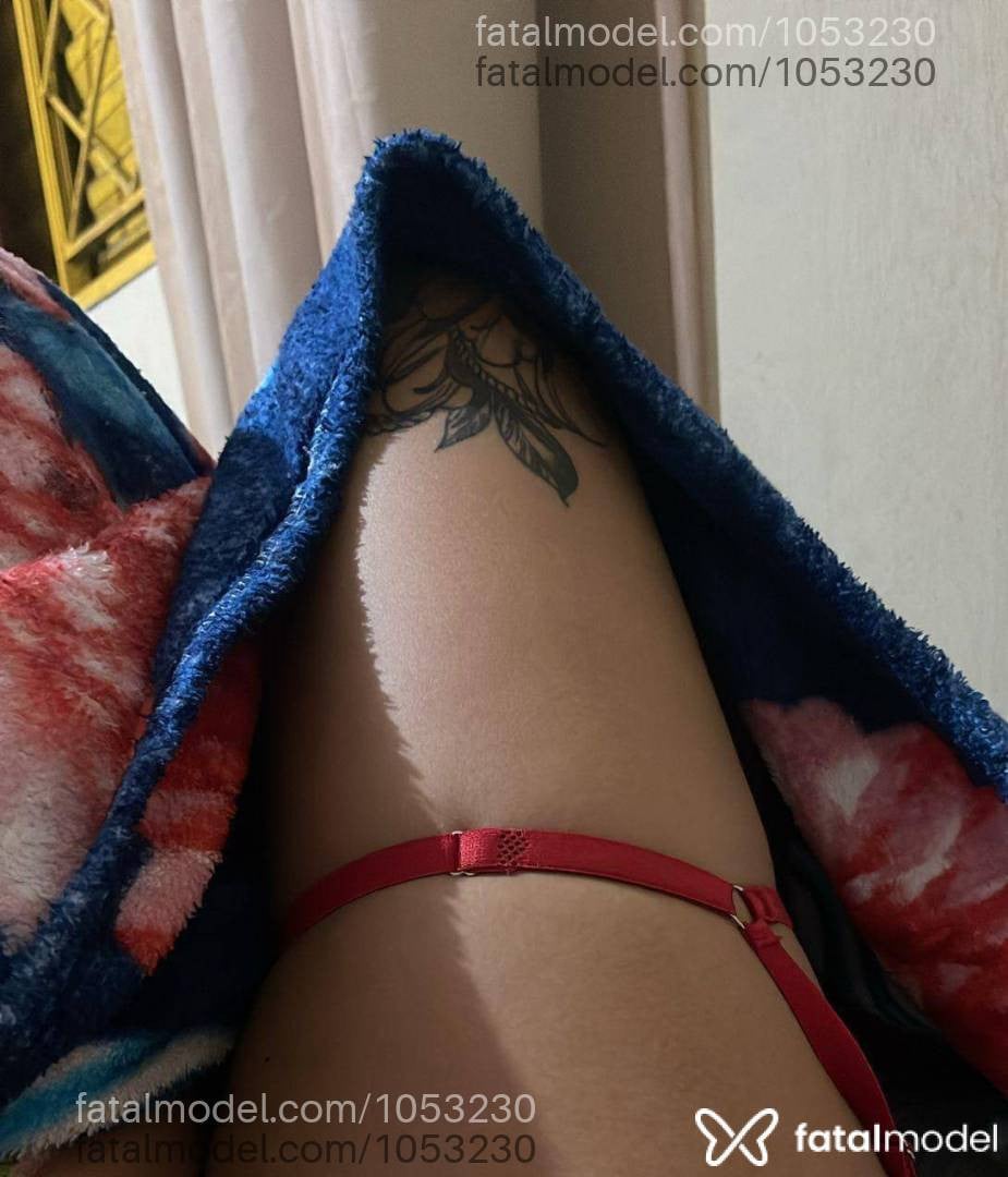 Acompanhante mulher morena (o) de olhos pretos - Lara