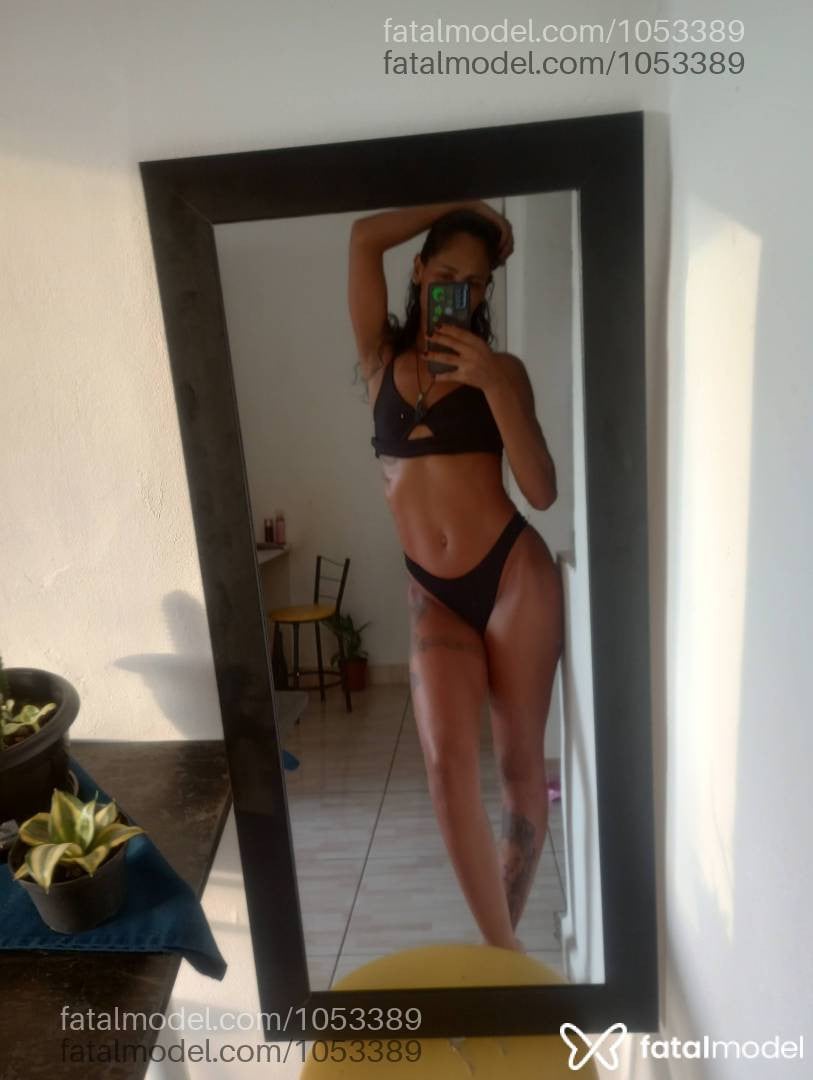 Acompanhante mulher morena (o) de olhos pretos - Camila Gomes