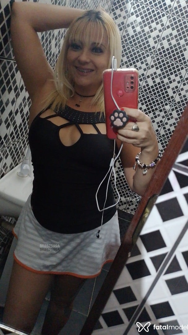 Acompanhante mulher loira (o) de olhos castanhos em Sumaré Acompanhante mulher loira (o) de olhos castanhos em Sumaré - Bia Monteiro