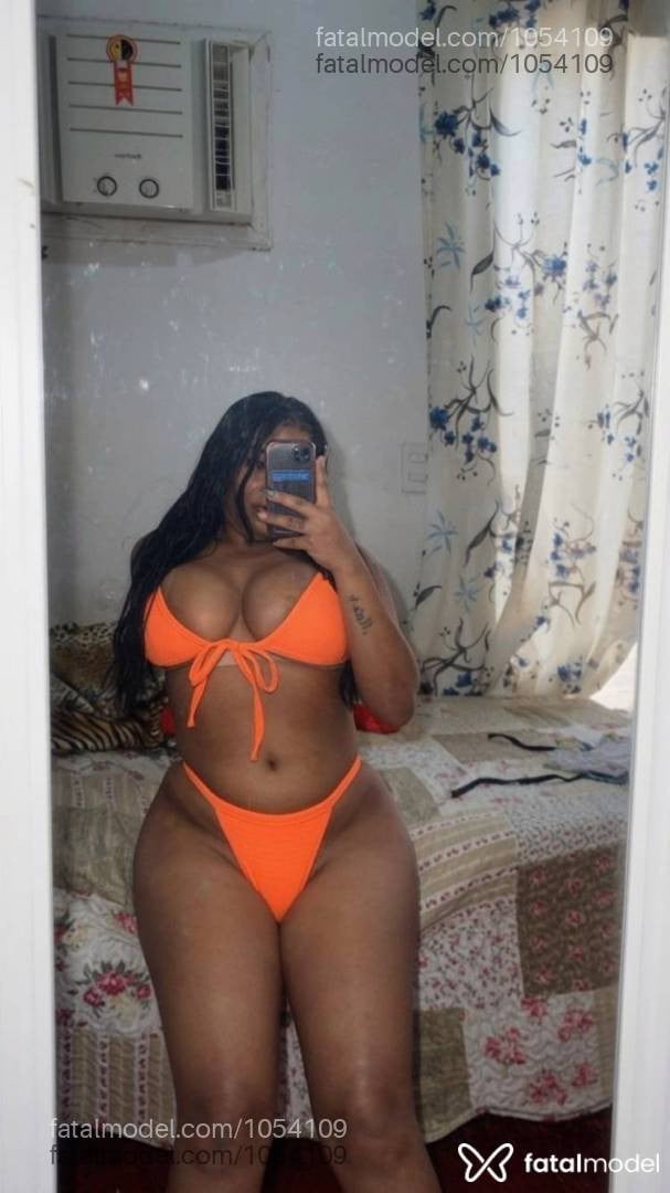 Acompanhante mulher morena (o) de olhos castanhos - Bellinha