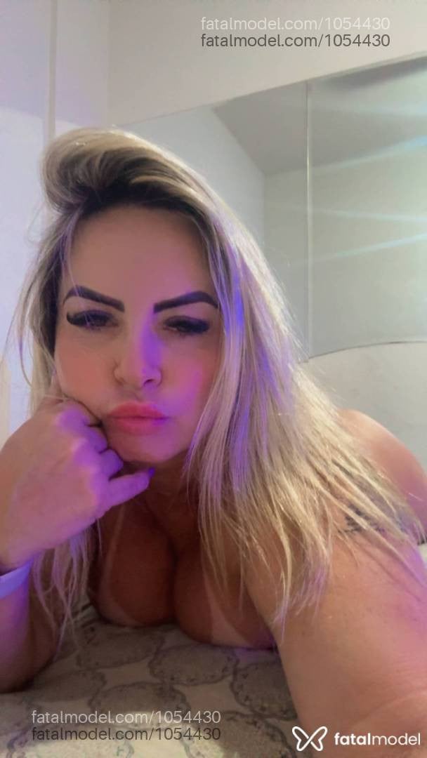 Acompanhante mulher loira (o) de olhos verdes - BRUNA REIS