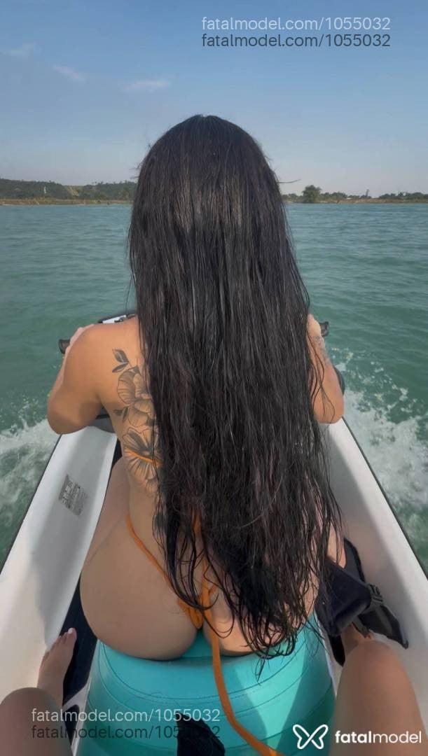 Acompanhante mulher morena (o) de olhos verdes - Jade Bitencourth