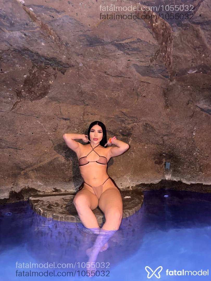 Acompanhante mulher morena (o) de olhos verdes - Jade Bitencourth