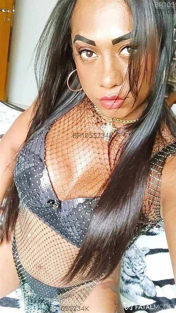 Acompanhante homem trans morena (o) de olhos castanhos em Goiânia - Kyara tráns