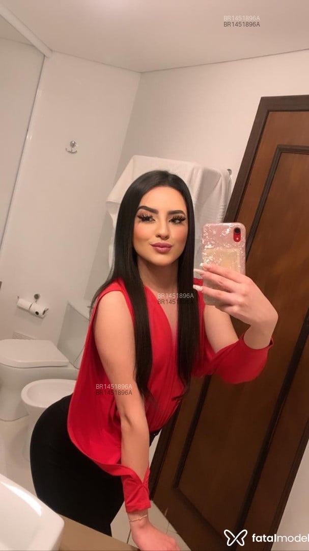 Acompanhante mulher com cabelo castanho de olhos castanhos em Criciúma - Vitória garcia