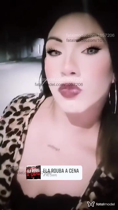 Acompanhante mulher trans com cabelo castanho de olhos mel em Guarapari - Brunella Volg