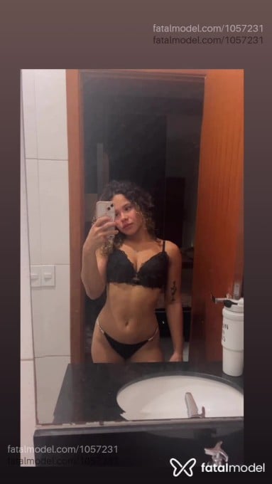 Acompanhante mulher loira (o) de olhos pretos em Cuiabá - Emilly