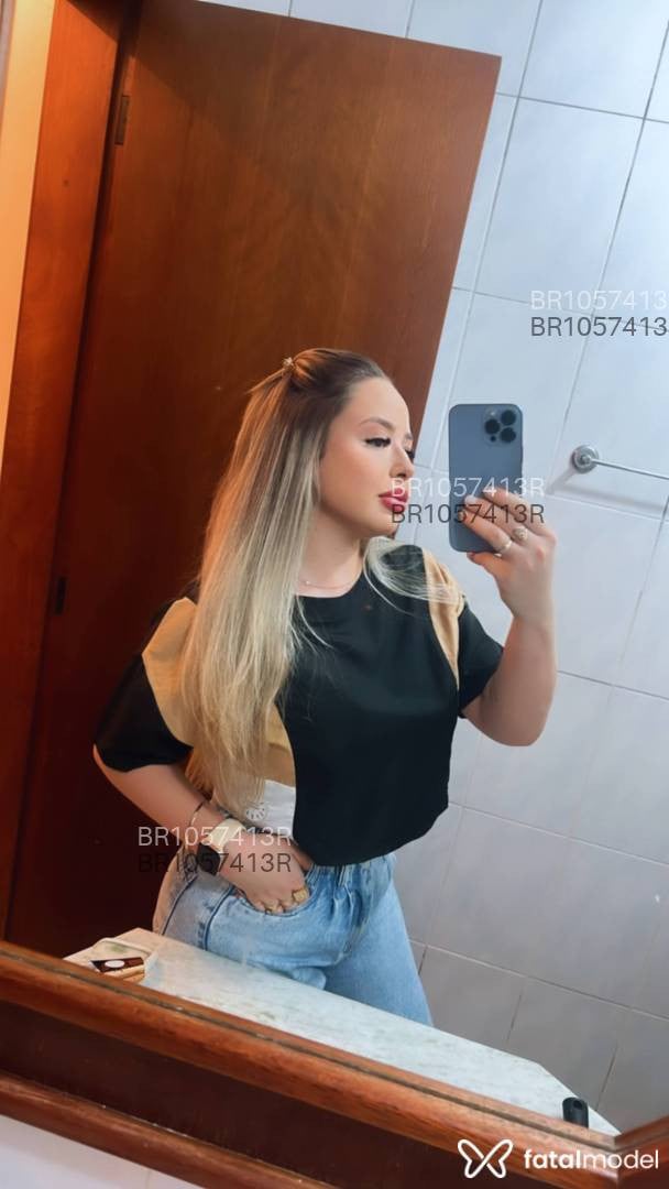 Acompanhante mulher loira (o) de olhos castanhos em Araranguá - Beatriz