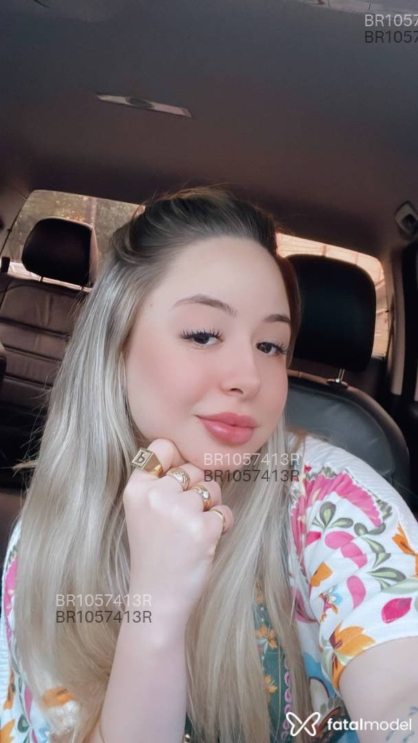 Acompanhante mulher loira (o) de olhos castanhos em Araranguá - Beatriz