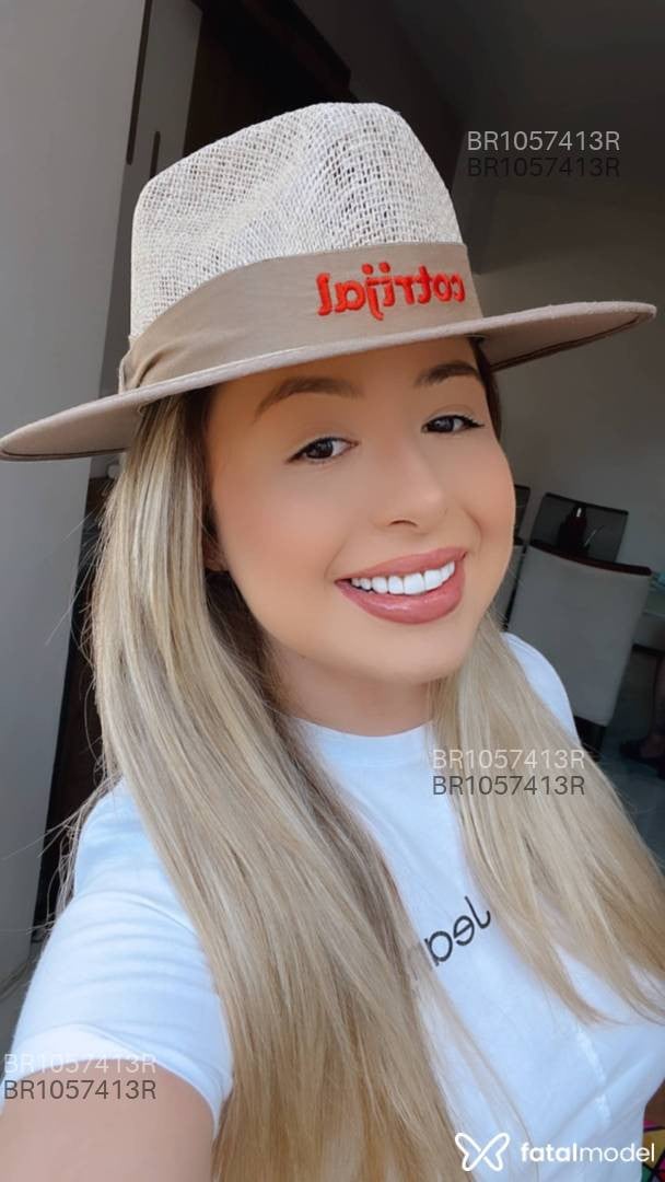 Acompanhante mulher loira (o) de olhos castanhos em Araranguá - Beatriz