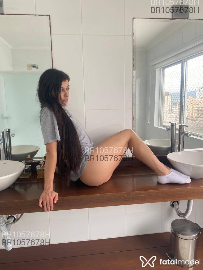 Acompanhante mulher com cabelo castanho de olhos castanhos em Três Lagoas - Natália