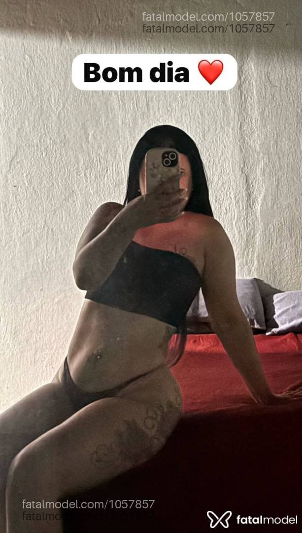 Acompanhante mulher morena (o) de olhos castanhos - Hilary