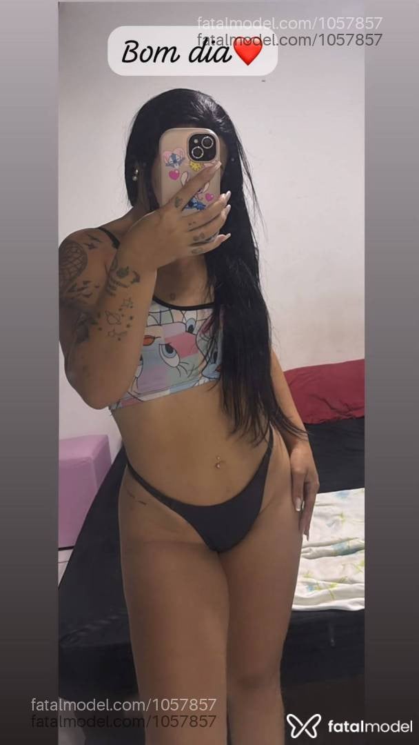 Acompanhante mulher morena (o) de olhos castanhos - Hilary