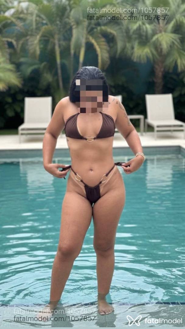 Acompanhante mulher morena (o) de olhos castanhos - Hilary