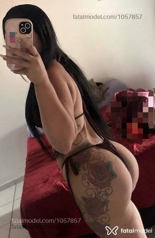 Acompanhante mulher morena (o) de olhos castanhos - Hilary