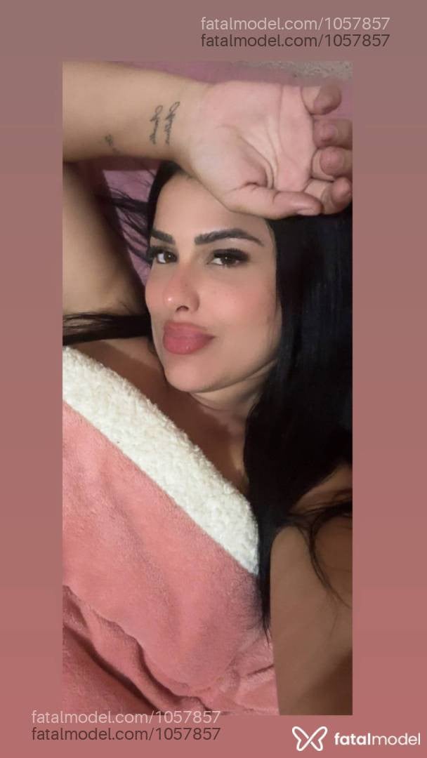 Acompanhante mulher morena (o) de olhos castanhos - Hilary
