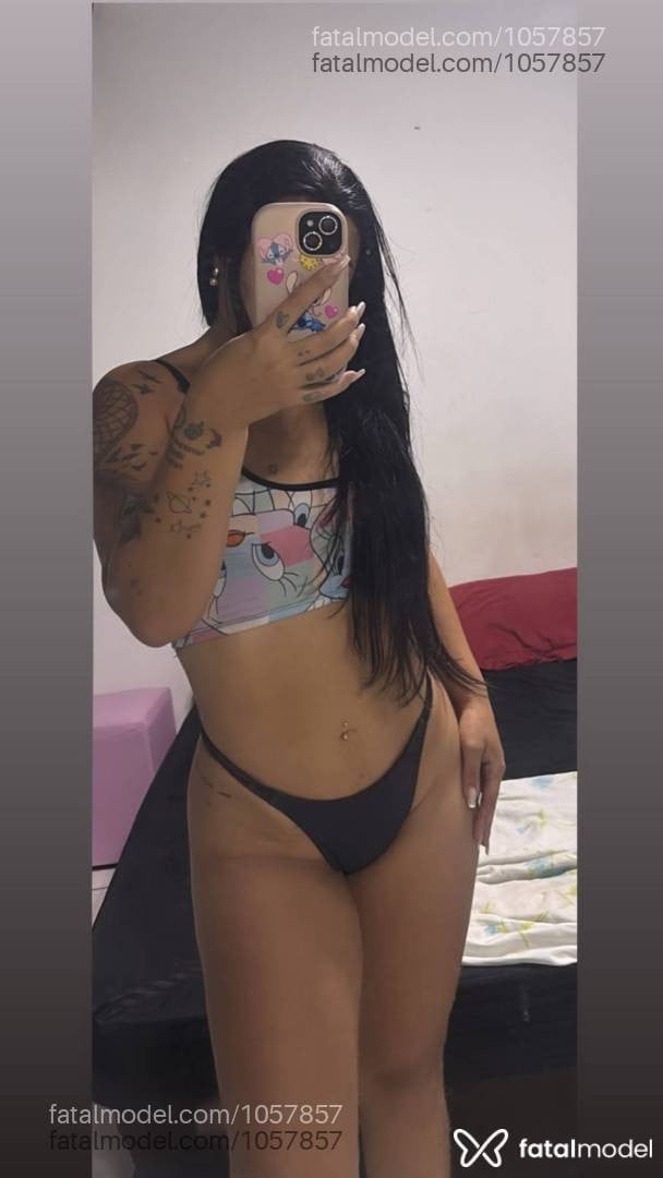Acompanhante mulher morena (o) de olhos castanhos - Hilary