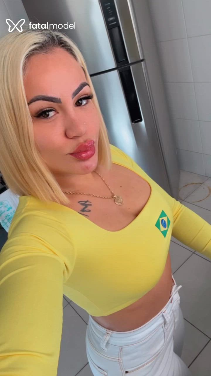 Acompanhante mulher loira (o) de olhos castanhos em Nova Serrana - Emilly Fontenelle