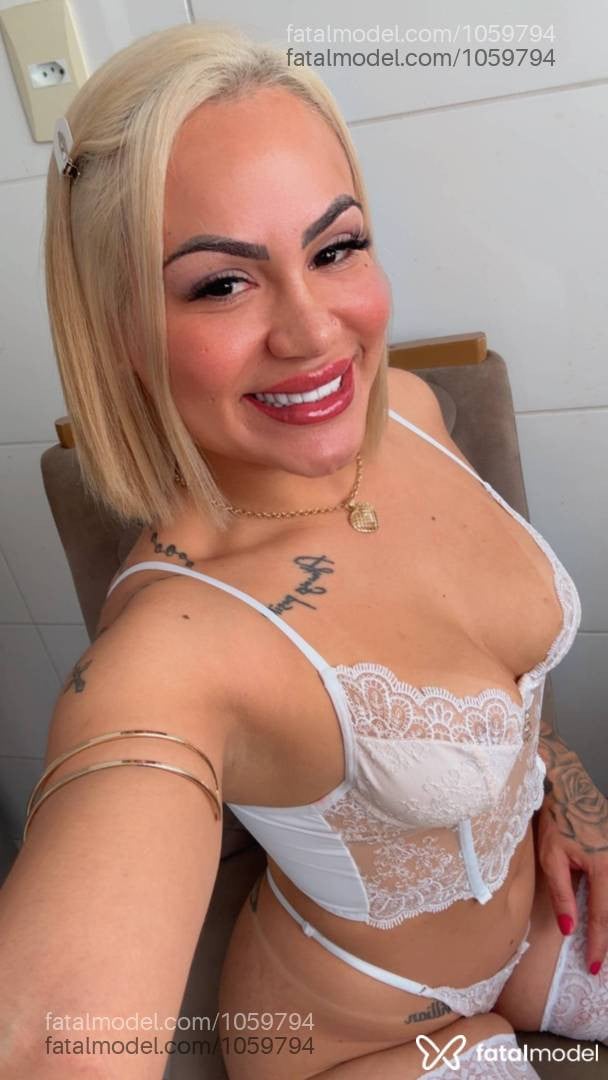 Acompanhante mulher loira (o) de olhos castanhos - Emilly Fontenelle