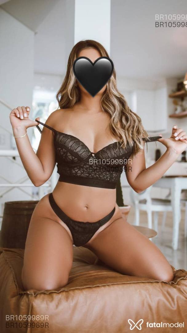 Acompanhante mulher com cabelo castanho de olhos castanhos - Dani monteiro