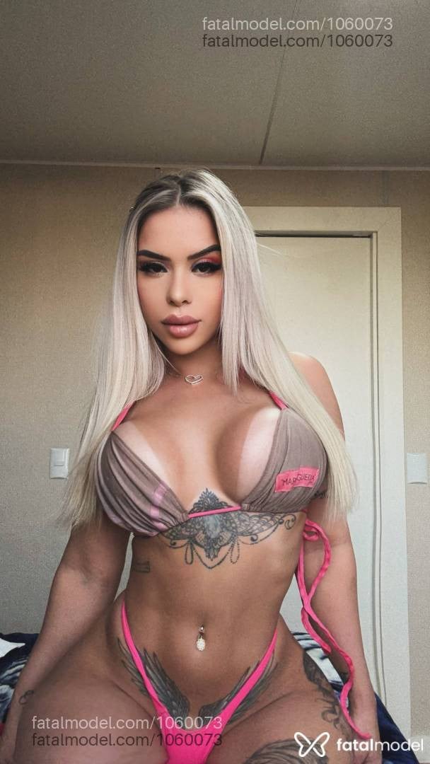Acompanhante mulher loira (o) de olhos mel - Lua Lovatelli