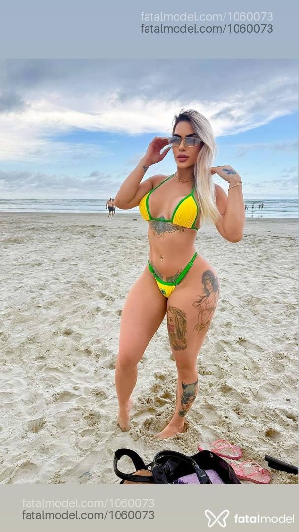 Acompanhante mulher loira (o) de olhos mel - Lua Lovatelli