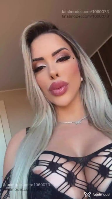 Acompanhante mulher loira (o) de olhos mel em Toledo - Lua Lovatelli