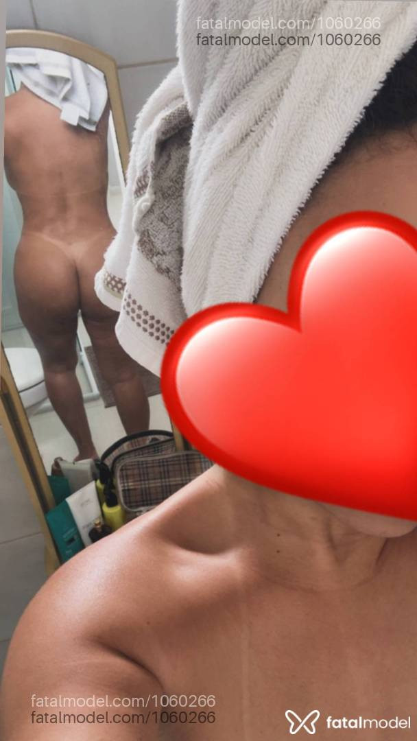 Acompanhante mulher com cabelo castanho de olhos castanhos - Bruna Santinni