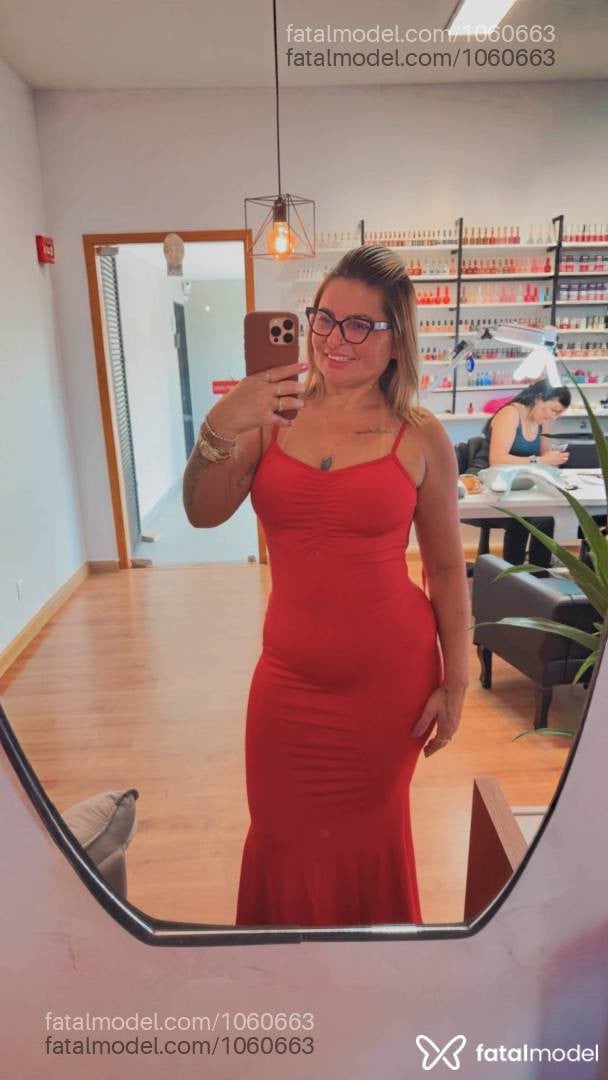 Acompanhante mulher loira (o) de olhos castanhos - Nayara Ferraz