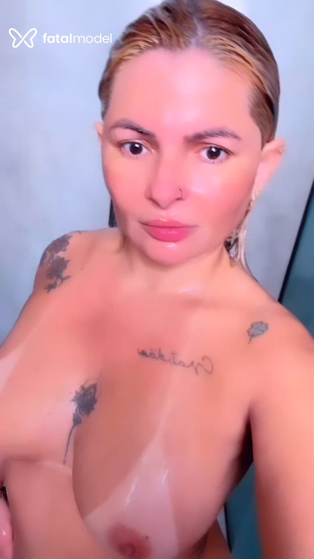 Acompanhante mulher loira (o) de olhos castanhos - Nayara Ferraz