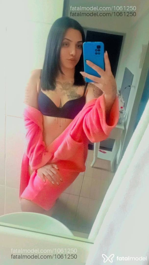 Acompanhante mulher morena (o) de olhos castanhos - Larissa