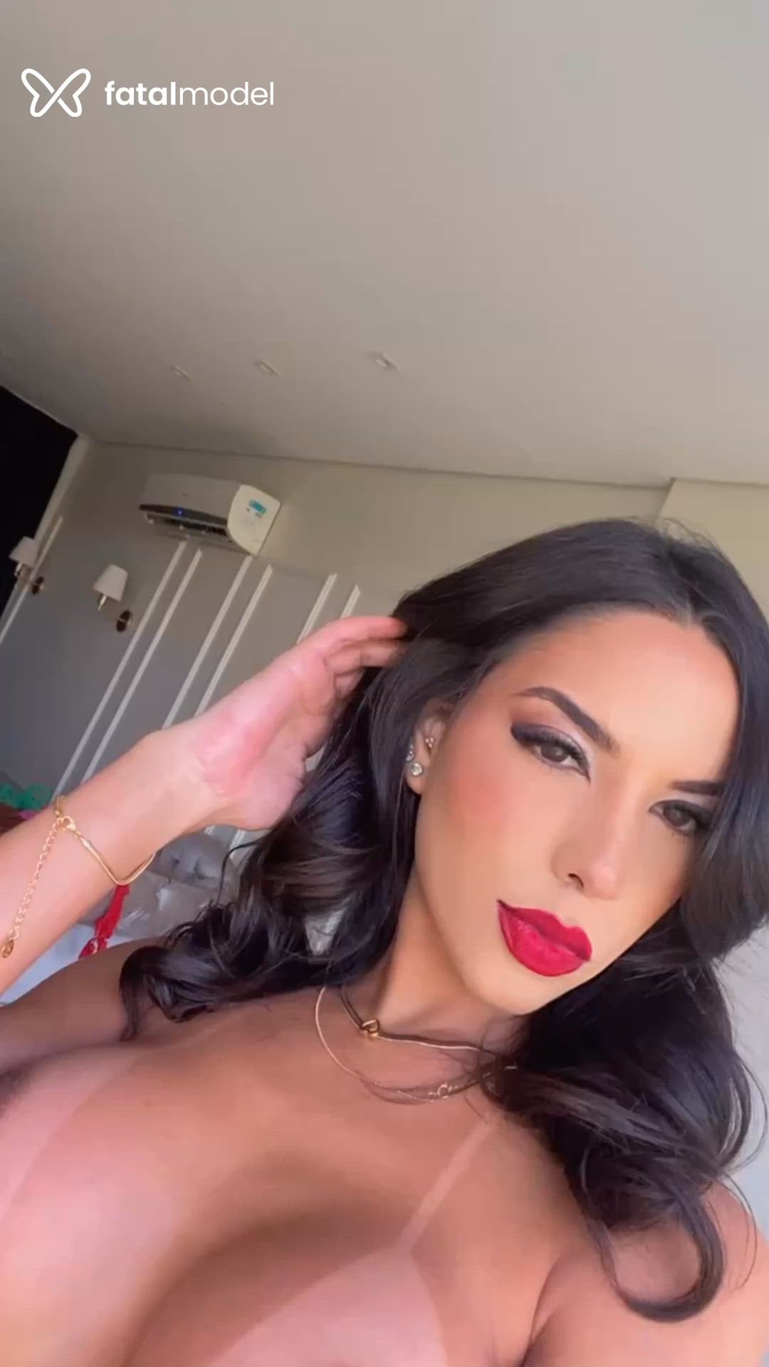 Acompanhante mulher com cabelo castanho de olhos castanhos - Cristina Oliveira