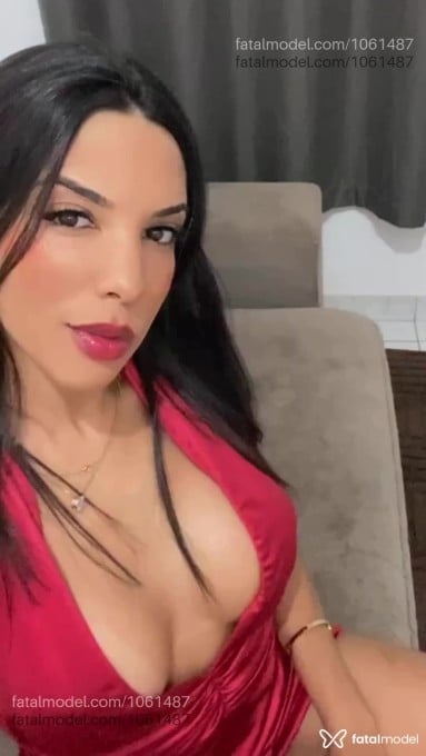 Acompanhante mulher com cabelo castanho de olhos castanhos em Maringá - Cristina Oliveira