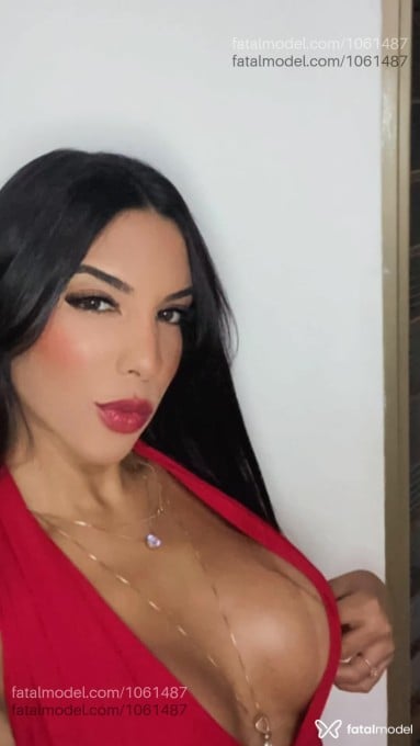 Acompanhante mulher com cabelo castanho de olhos castanhos em Maringá - Cristina Oliveira