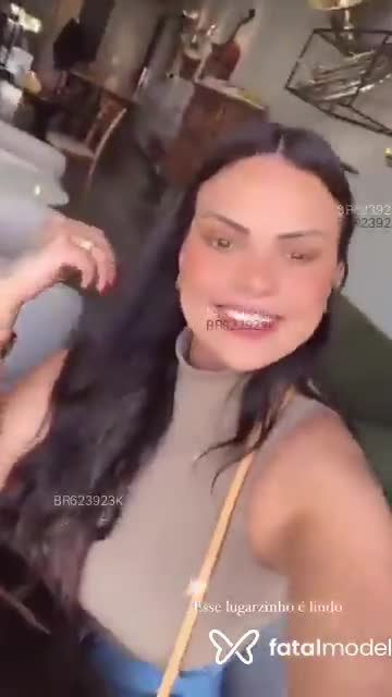 Acompanhante mulher morena (o) de olhos castanhos em Lages - Débora Charallo