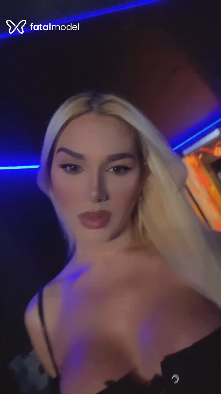 Acompanhante travesti ruiva (o) de olhos castanhos - Emanuelly cardozo
