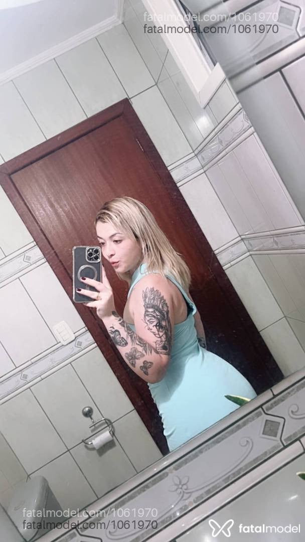 Acompanhante mulher loira (o) de olhos castanhos em Santa Maria - Blonde
