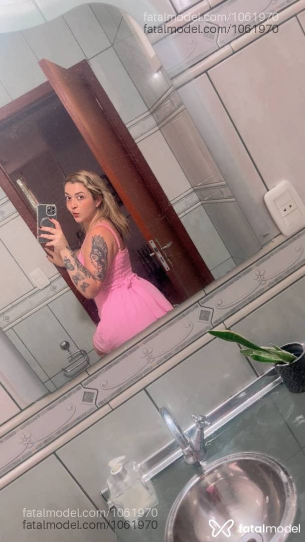 Acompanhante mulher loira (o) de olhos castanhos em Santa Maria - Blonde