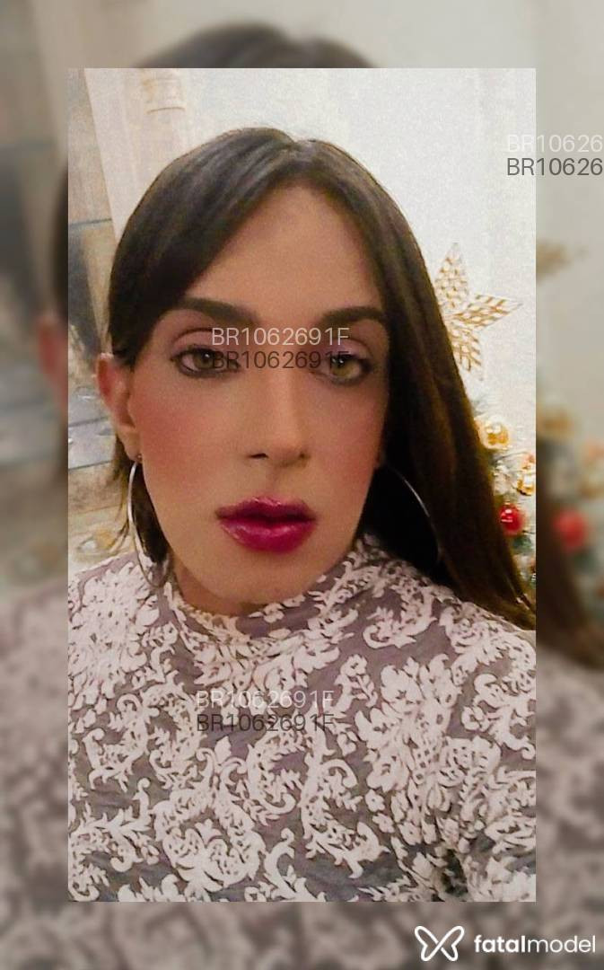 Acompanhante mulher trans com cabelo castanho de olhos castanhos em São Paulo - Beatriz Barreto