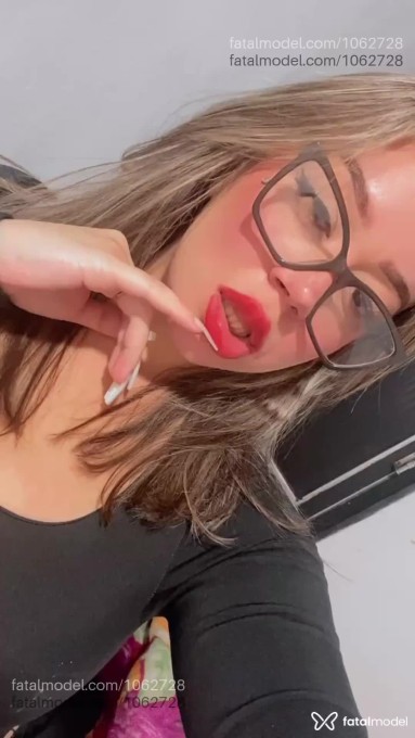 Acompanhante mulher loira (o) de olhos castanhos - Bárbara Acompanhante mulher loira (o) de olhos castanhos - Bárbara