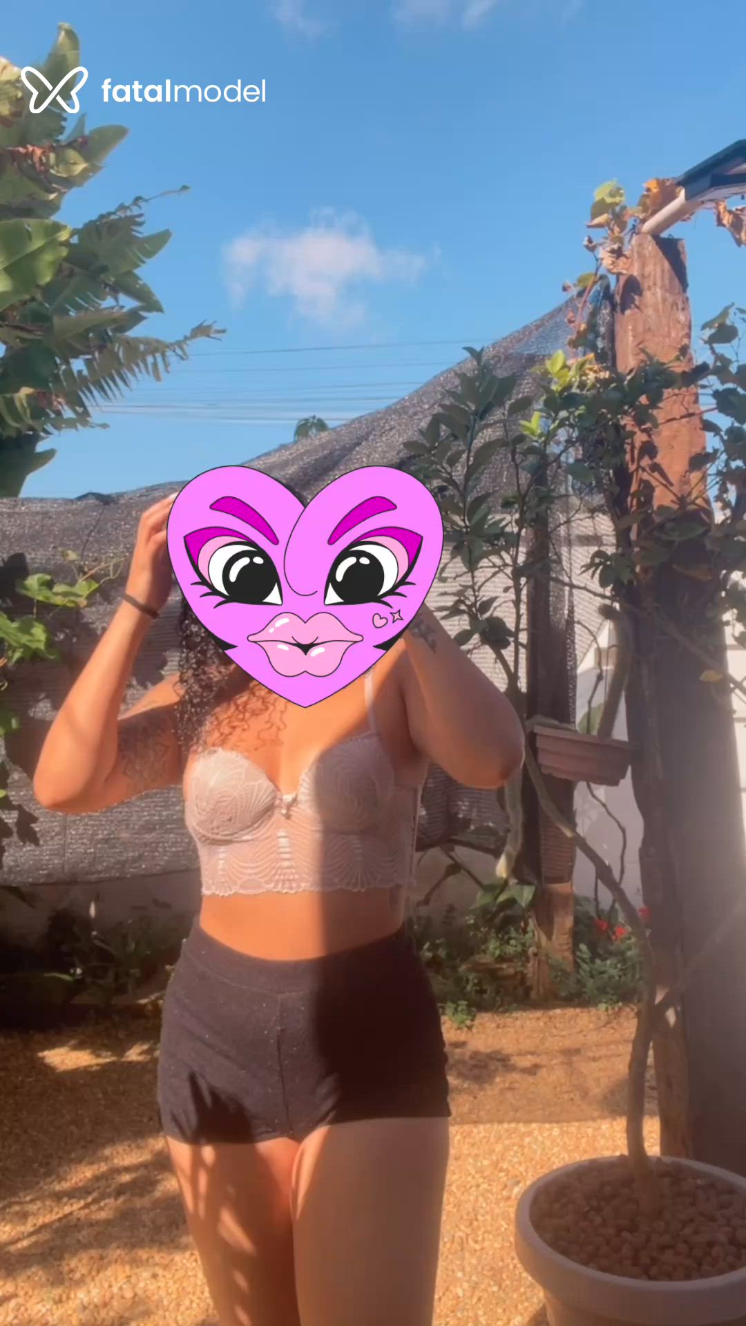 Acompanhante mulher com cabelo castanho de olhos pretos em Lavras Acompanhante mulher com cabelo castanho de olhos pretos em Lavras - Allania
